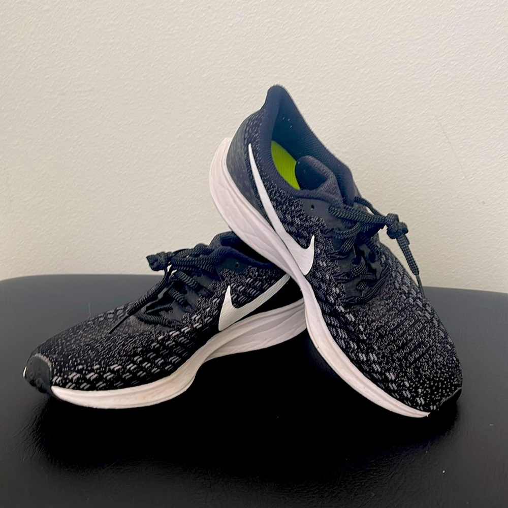 Nike Zoom Pegasus 35 Womens Black Running Shoes Sneakers A03906-001 Size 9.5